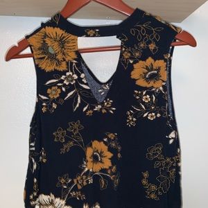 Kendall and Kylie navy flora crop top